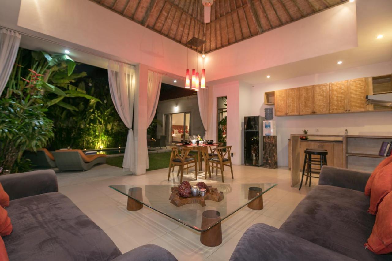 Villa Briana Seminyak By Villas R Us מראה חיצוני תמונה